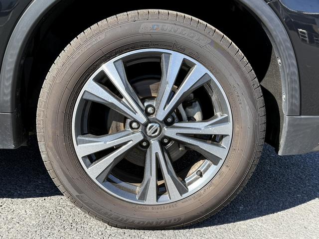 エクストレイル ２０Ｘ　禁煙車　フリップダウンモニター　純正ナビ　アラウンドビューモニター　フルセグ　デジタルインナーミラー　パワーバックドア　コーナーセンサー　衝突軽減ブレーキ　アイドリングストップ　ＥＴＣ（23枚目）
