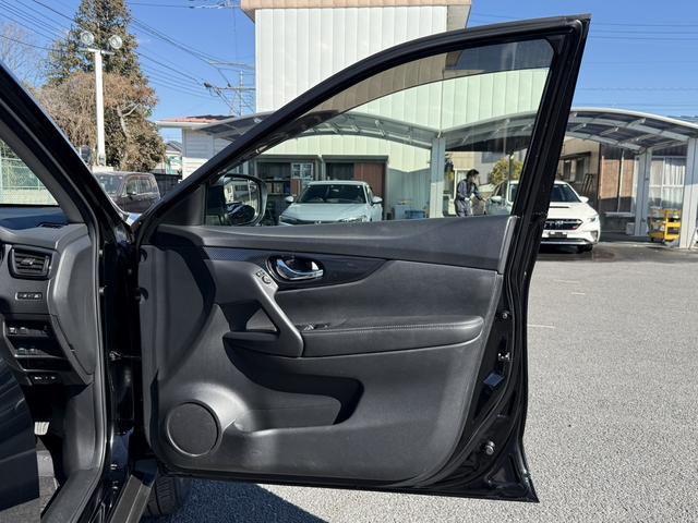 エクストレイル ２０Ｘ　禁煙車　フリップダウンモニター　純正ナビ　アラウンドビューモニター　フルセグ　デジタルインナーミラー　パワーバックドア　コーナーセンサー　衝突軽減ブレーキ　アイドリングストップ　ＥＴＣ（30枚目）