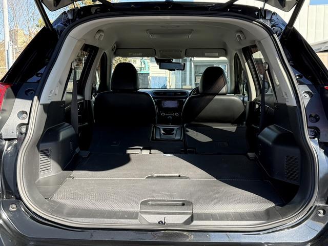 エクストレイル ２０Ｘ　禁煙車　フリップダウンモニター　純正ナビ　アラウンドビューモニター　フルセグ　デジタルインナーミラー　パワーバックドア　コーナーセンサー　衝突軽減ブレーキ　アイドリングストップ　ＥＴＣ（34枚目）