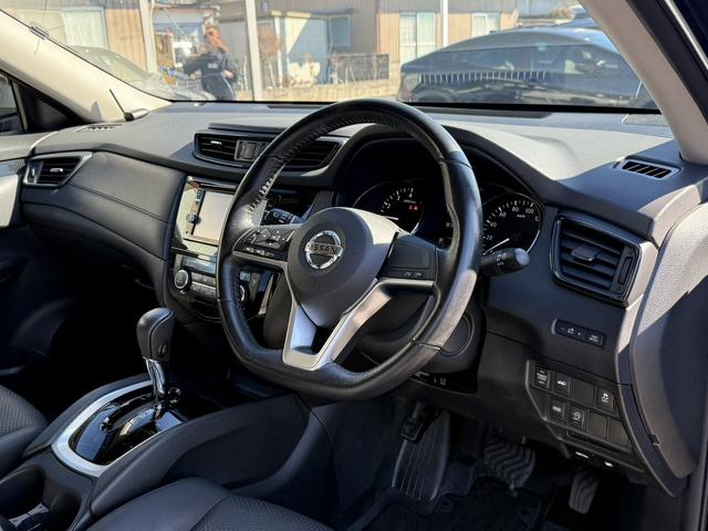 エクストレイル ２０Ｘ　禁煙車　フリップダウンモニター　純正ナビ　アラウンドビューモニター　フルセグ　デジタルインナーミラー　パワーバックドア　コーナーセンサー　衝突軽減ブレーキ　アイドリングストップ　ＥＴＣ（37枚目）