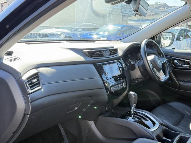 エクストレイル ２０Ｘ　禁煙車　フリップダウンモニター　純正ナビ　アラウンドビューモニター　フルセグ　デジタルインナーミラー　パワーバックドア　コーナーセンサー　衝突軽減ブレーキ　アイドリングストップ　ＥＴＣ（41枚目）