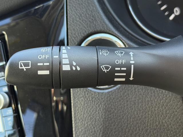 エクストレイル ２０Ｘ　禁煙車　フリップダウンモニター　純正ナビ　アラウンドビューモニター　フルセグ　デジタルインナーミラー　パワーバックドア　コーナーセンサー　衝突軽減ブレーキ　アイドリングストップ　ＥＴＣ（54枚目）