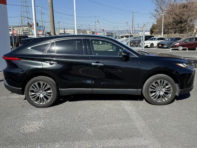 ハリアーハイブリッド Ｚ　禁煙車　ＪＢＬサウンド　純正１２．３インチナビ　アラウンドビューモニター　フルセグ　衝突軽減ブレーキ　電動リアゲート　リアトラフィックアラート　ビルドインＥＴＣ２．０　ブラインドスポットモニター（9枚目）