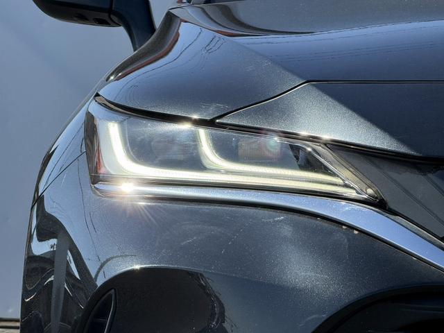 ハリアーハイブリッド Ｚ　禁煙車　ＪＢＬサウンド　純正１２．３インチナビ　アラウンドビューモニター　フルセグ　衝突軽減ブレーキ　電動リアゲート　リアトラフィックアラート　ビルドインＥＴＣ２．０　ブラインドスポットモニター（12枚目）