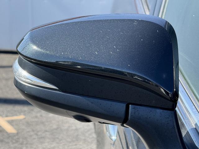 ハリアーハイブリッド Ｚ　禁煙車　ＪＢＬサウンド　純正１２．３インチナビ　アラウンドビューモニター　フルセグ　衝突軽減ブレーキ　電動リアゲート　リアトラフィックアラート　ビルドインＥＴＣ２．０　ブラインドスポットモニター（32枚目）