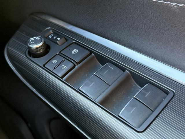 ハリアーハイブリッド Ｚ　禁煙車　ＪＢＬサウンド　純正１２．３インチナビ　アラウンドビューモニター　フルセグ　衝突軽減ブレーキ　電動リアゲート　リアトラフィックアラート　ビルドインＥＴＣ２．０　ブラインドスポットモニター（53枚目）