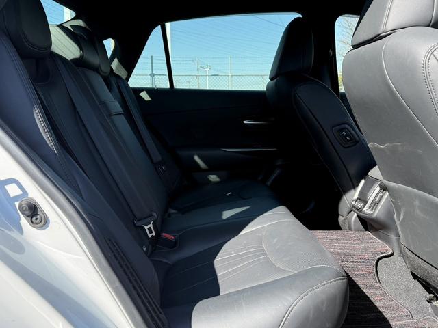 クラウンハイブリッド Ｇ　温熱機能付黒革シート　純正１２．３型ナビ　フルセグＴＶ　全周囲カメラ　メモリ機能付きパワーシート　デジタルインナーミラー　レーダークルーズコントロール　シートベンチレーション　クリアランスソナー（40枚目）