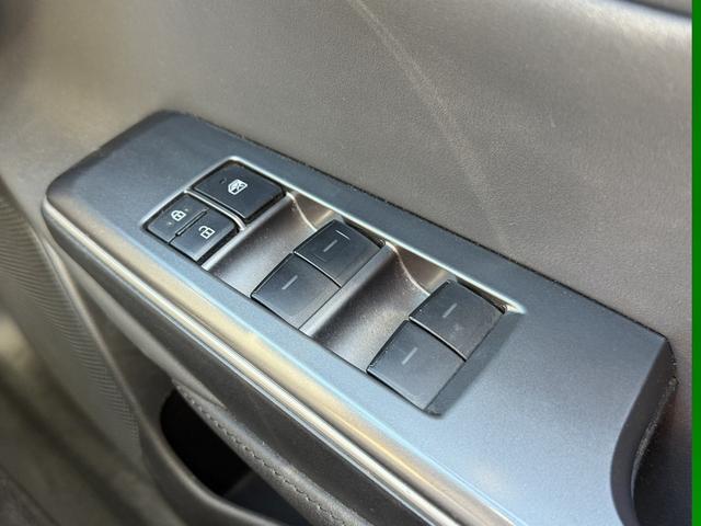 クラウンハイブリッド Ｇ　温熱機能付黒革シート　純正１２．３型ナビ　フルセグＴＶ　全周囲カメラ　メモリ機能付きパワーシート　デジタルインナーミラー　レーダークルーズコントロール　シートベンチレーション　クリアランスソナー（51枚目）