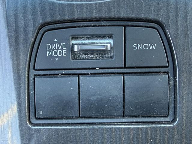 クラウンハイブリッド Ｇ　温熱機能付黒革シート　純正１２．３型ナビ　フルセグＴＶ　全周囲カメラ　メモリ機能付きパワーシート　デジタルインナーミラー　レーダークルーズコントロール　シートベンチレーション　クリアランスソナー（53枚目）