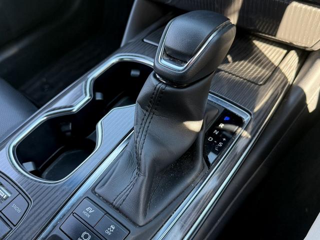 クラウンハイブリッド Ｇ　温熱機能付黒革シート　純正１２．３型ナビ　フルセグＴＶ　全周囲カメラ　メモリ機能付きパワーシート　デジタルインナーミラー　レーダークルーズコントロール　シートベンチレーション　クリアランスソナー（55枚目）