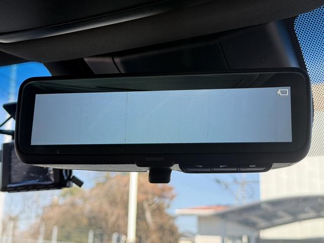 クラウンハイブリッド Ｇ　温熱機能付黒革シート　純正１２．３型ナビ　フルセグＴＶ　全周囲カメラ　メモリ機能付きパワーシート　デジタルインナーミラー　レーダークルーズコントロール　シートベンチレーション　クリアランスソナー（64枚目）