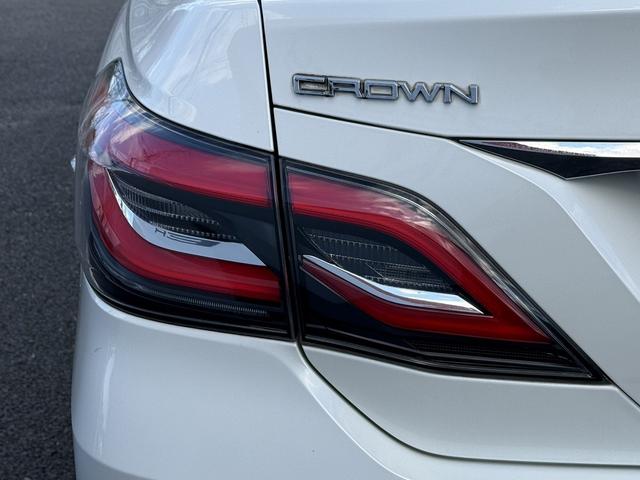 クラウンハイブリッド Ｓ　エレガンススタイル　禁煙車　純正ナビ　フルセグ　バックカメラ　ハーフレザーシート　シートヒーター　パワーシート　衝突被害軽減ブレーキ　アダプティブクルーズコントロール　クリアランスソナー　ＥＴＣ２．０　レーンアシスト（21枚目）