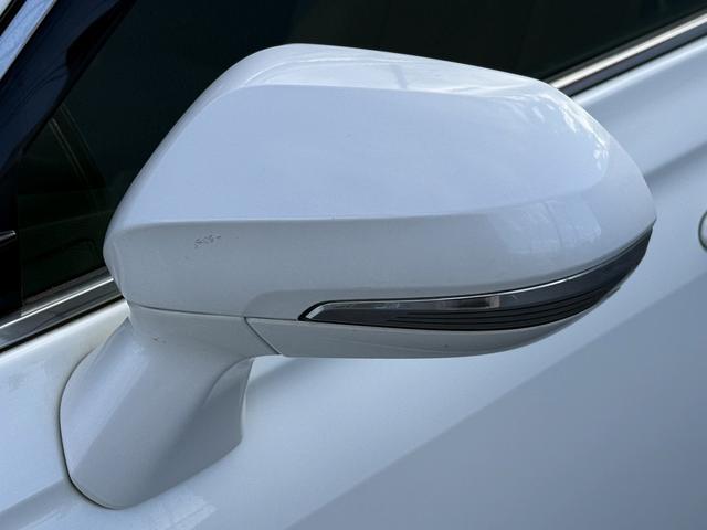 クラウンハイブリッド Ｓ　エレガンススタイル　禁煙車　純正ナビ　フルセグ　バックカメラ　ハーフレザーシート　シートヒーター　パワーシート　衝突被害軽減ブレーキ　アダプティブクルーズコントロール　クリアランスソナー　ＥＴＣ２．０　レーンアシスト（22枚目）