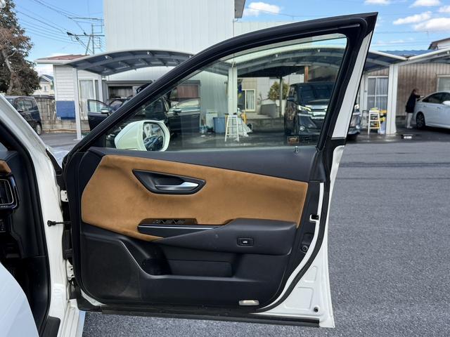 クラウンハイブリッド Ｓ　エレガンススタイル　禁煙車　純正ナビ　フルセグ　バックカメラ　ハーフレザーシート　シートヒーター　パワーシート　衝突被害軽減ブレーキ　アダプティブクルーズコントロール　クリアランスソナー　ＥＴＣ２．０　レーンアシスト（30枚目）