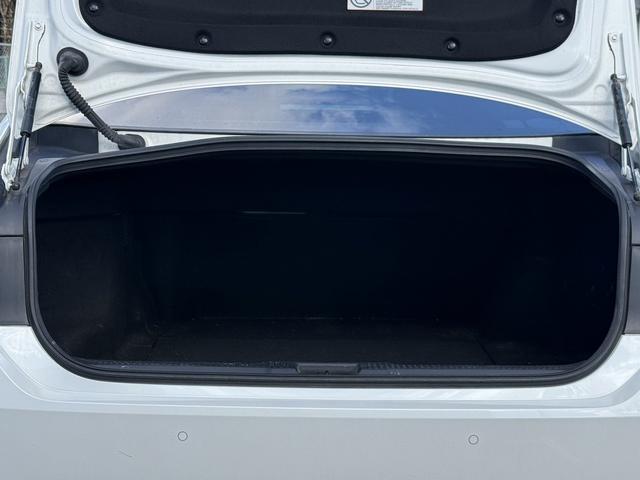 クラウンハイブリッド Ｓ　エレガンススタイル　禁煙車　純正ナビ　フルセグ　バックカメラ　ハーフレザーシート　シートヒーター　パワーシート　衝突被害軽減ブレーキ　アダプティブクルーズコントロール　クリアランスソナー　ＥＴＣ２．０　レーンアシスト（33枚目）