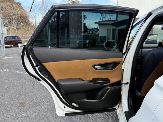 クラウンハイブリッド Ｓ　エレガンススタイル　禁煙車　純正ナビ　フルセグ　バックカメラ　ハーフレザーシート　シートヒーター　パワーシート　衝突被害軽減ブレーキ　アダプティブクルーズコントロール　クリアランスソナー　ＥＴＣ２．０　レーンアシスト（35枚目）