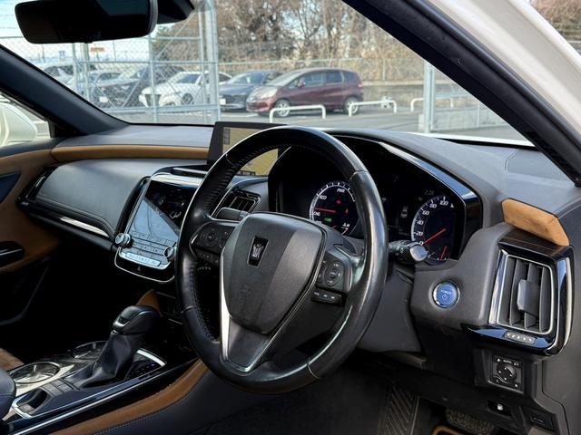 クラウンハイブリッド Ｓ　エレガンススタイル　禁煙車　純正ナビ　フルセグ　バックカメラ　ハーフレザーシート　シートヒーター　パワーシート　衝突被害軽減ブレーキ　アダプティブクルーズコントロール　クリアランスソナー　ＥＴＣ２．０　レーンアシスト（36枚目）