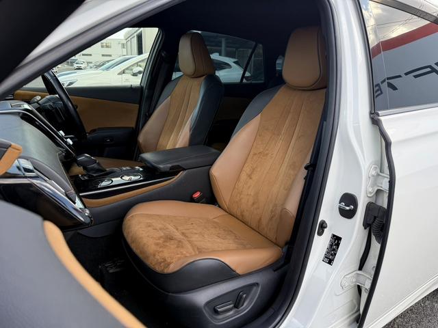 クラウンハイブリッド Ｓ　エレガンススタイル　禁煙車　純正ナビ　フルセグ　バックカメラ　ハーフレザーシート　シートヒーター　パワーシート　衝突被害軽減ブレーキ　アダプティブクルーズコントロール　クリアランスソナー　ＥＴＣ２．０　レーンアシスト（41枚目）