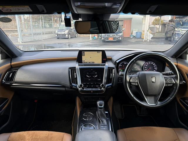 クラウンハイブリッド Ｓ　エレガンススタイル　禁煙車　純正ナビ　フルセグ　バックカメラ　ハーフレザーシート　シートヒーター　パワーシート　衝突被害軽減ブレーキ　アダプティブクルーズコントロール　クリアランスソナー　ＥＴＣ２．０　レーンアシスト（44枚目）