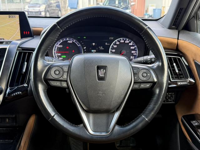 クラウンハイブリッド Ｓ　エレガンススタイル　禁煙車　純正ナビ　フルセグ　バックカメラ　ハーフレザーシート　シートヒーター　パワーシート　衝突被害軽減ブレーキ　アダプティブクルーズコントロール　クリアランスソナー　ＥＴＣ２．０　レーンアシスト（45枚目）