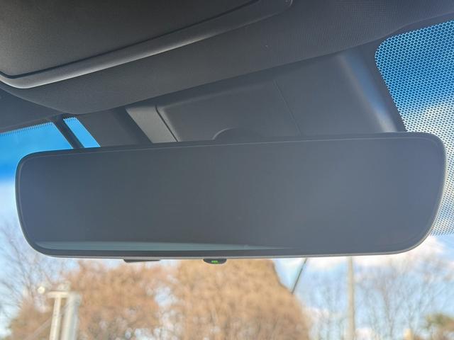 クラウンハイブリッド Ｓ　エレガンススタイル　禁煙車　純正ナビ　フルセグ　バックカメラ　ハーフレザーシート　シートヒーター　パワーシート　衝突被害軽減ブレーキ　アダプティブクルーズコントロール　クリアランスソナー　ＥＴＣ２．０　レーンアシスト（65枚目）