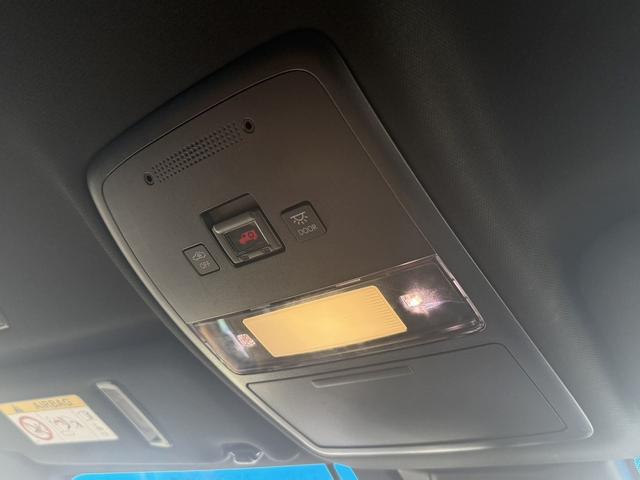 クラウンハイブリッド Ｓ　エレガンススタイル　禁煙車　純正ナビ　フルセグ　バックカメラ　ハーフレザーシート　シートヒーター　パワーシート　衝突被害軽減ブレーキ　アダプティブクルーズコントロール　クリアランスソナー　ＥＴＣ２．０　レーンアシスト（67枚目）