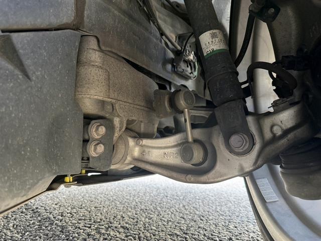 クラウンハイブリッド Ｓ　エレガンススタイル　禁煙車　純正ナビ　フルセグ　バックカメラ　ハーフレザーシート　シートヒーター　パワーシート　衝突被害軽減ブレーキ　アダプティブクルーズコントロール　クリアランスソナー　ＥＴＣ２．０　レーンアシスト（68枚目）