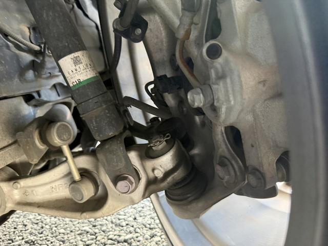 クラウンハイブリッド Ｓ　エレガンススタイル　禁煙車　純正ナビ　フルセグ　バックカメラ　ハーフレザーシート　シートヒーター　パワーシート　衝突被害軽減ブレーキ　アダプティブクルーズコントロール　クリアランスソナー　ＥＴＣ２．０　レーンアシスト（69枚目）