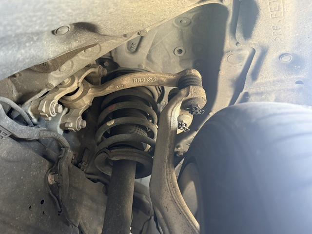 クラウンハイブリッド Ｓ　エレガンススタイル　禁煙車　純正ナビ　フルセグ　バックカメラ　ハーフレザーシート　シートヒーター　パワーシート　衝突被害軽減ブレーキ　アダプティブクルーズコントロール　クリアランスソナー　ＥＴＣ２．０　レーンアシスト（70枚目）