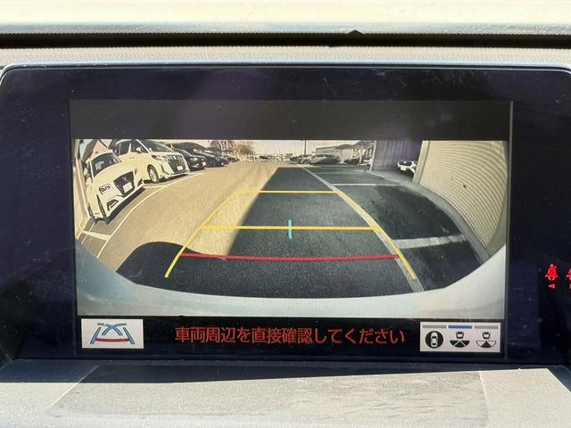 クラウンハイブリッド Ｓ　Ｃパッケージ　純正８インチナビ　フルセグ　バックカメラ　白革シート　衝突軽減ブレーキ　シートエアコン　ステアリングヒーター　リアトラフィックアラート　ブラインドスポットモニター　ビルトインＥＴＣ２．０　ＢＴ接続（4枚目）