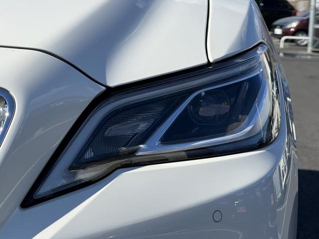 クラウンハイブリッド Ｓ　Ｃパッケージ　純正８インチナビ　フルセグ　バックカメラ　白革シート　衝突軽減ブレーキ　シートエアコン　ステアリングヒーター　リアトラフィックアラート　ブラインドスポットモニター　ビルトインＥＴＣ２．０　ＢＴ接続（19枚目）