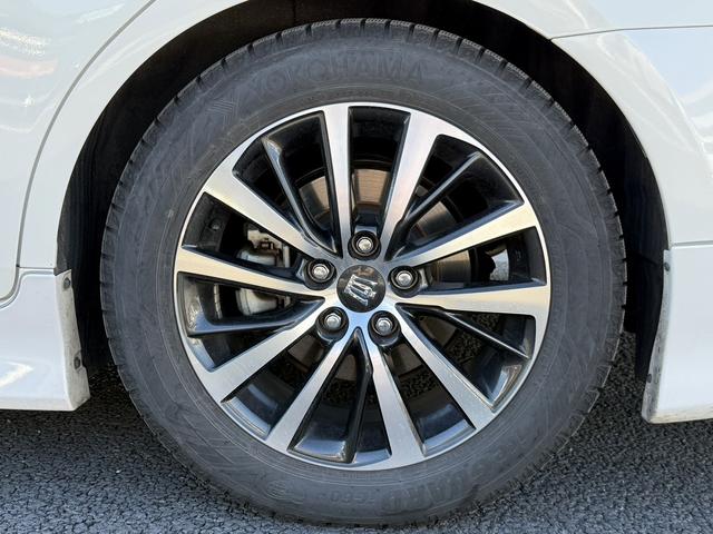 クラウンハイブリッド Ｓ　Ｃパッケージ　純正８インチナビ　フルセグ　バックカメラ　白革シート　衝突軽減ブレーキ　シートエアコン　ステアリングヒーター　リアトラフィックアラート　ブラインドスポットモニター　ビルトインＥＴＣ２．０　ＢＴ接続（24枚目）