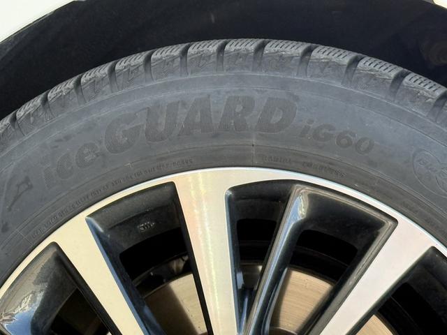 クラウンハイブリッド Ｓ　Ｃパッケージ　純正８インチナビ　フルセグ　バックカメラ　白革シート　衝突軽減ブレーキ　シートエアコン　ステアリングヒーター　リアトラフィックアラート　ブラインドスポットモニター　ビルトインＥＴＣ２．０　ＢＴ接続（27枚目）