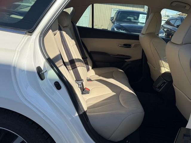 クラウンハイブリッド Ｓ　Ｃパッケージ　純正８インチナビ　フルセグ　バックカメラ　白革シート　衝突軽減ブレーキ　シートエアコン　ステアリングヒーター　リアトラフィックアラート　ブラインドスポットモニター　ビルトインＥＴＣ２．０　ＢＴ接続（37枚目）