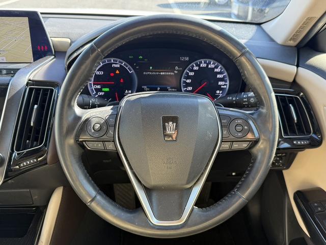 クラウンハイブリッド Ｓ　Ｃパッケージ　純正８インチナビ　フルセグ　バックカメラ　白革シート　衝突軽減ブレーキ　シートエアコン　ステアリングヒーター　リアトラフィックアラート　ブラインドスポットモニター　ビルトインＥＴＣ２．０　ＢＴ接続（44枚目）