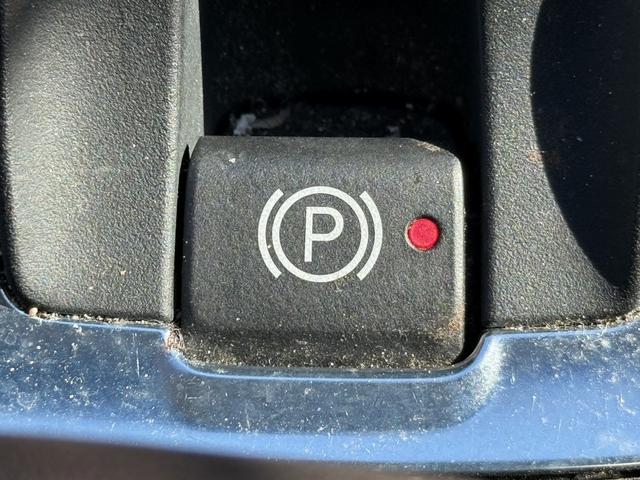 クラウンハイブリッド Ｓ　Ｃパッケージ　純正８インチナビ　フルセグ　バックカメラ　白革シート　衝突軽減ブレーキ　シートエアコン　ステアリングヒーター　リアトラフィックアラート　ブラインドスポットモニター　ビルトインＥＴＣ２．０　ＢＴ接続（59枚目）