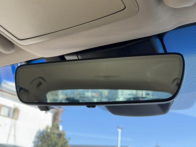 クラウンハイブリッド Ｓ　Ｃパッケージ　純正８インチナビ　フルセグ　バックカメラ　白革シート　衝突軽減ブレーキ　シートエアコン　ステアリングヒーター　リアトラフィックアラート　ブラインドスポットモニター　ビルトインＥＴＣ２．０　ＢＴ接続（64枚目）