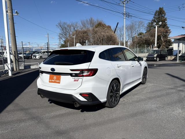 レヴォーグ ＳＴＩスポーツ　ＥＸ　禁煙車　ハーマンカードンサウンド　純正１１．４型ナビ　赤革シート　アイサイトＸ　アラウンドビューカメラ　フルセグＴＶ　電動リアゲート　メモリ付きパワーシート　シートヒーター　Ｂｌｕｅｔｏｏｔｈ接続（12枚目）