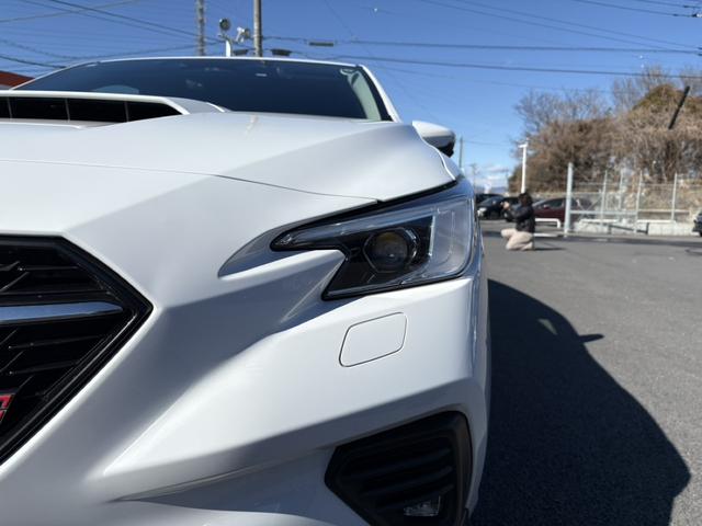 レヴォーグ ＳＴＩスポーツ　ＥＸ　禁煙車　ハーマンカードンサウンド　純正１１．４型ナビ　赤革シート　アイサイトＸ　アラウンドビューカメラ　フルセグＴＶ　電動リアゲート　メモリ付きパワーシート　シートヒーター　Ｂｌｕｅｔｏｏｔｈ接続（17枚目）