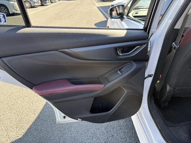 レヴォーグ ＳＴＩスポーツ　ＥＸ　禁煙車　ハーマンカードンサウンド　純正１１．４型ナビ　赤革シート　アイサイトＸ　アラウンドビューカメラ　フルセグＴＶ　電動リアゲート　メモリ付きパワーシート　シートヒーター　Ｂｌｕｅｔｏｏｔｈ接続（44枚目）