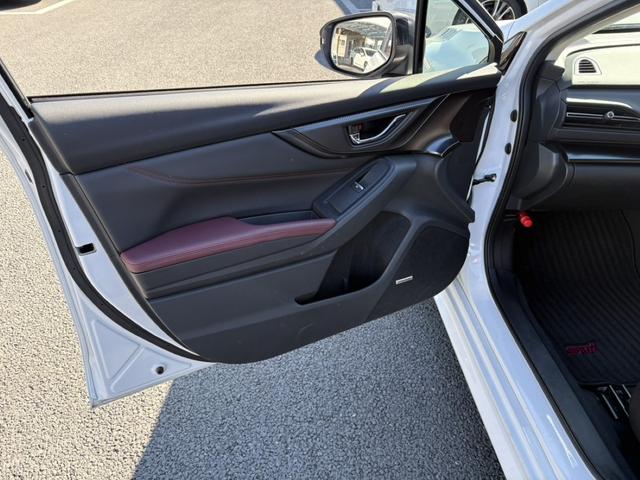 レヴォーグ ＳＴＩスポーツ　ＥＸ　禁煙車　ハーマンカードンサウンド　純正１１．４型ナビ　赤革シート　アイサイトＸ　アラウンドビューカメラ　フルセグＴＶ　電動リアゲート　メモリ付きパワーシート　シートヒーター　Ｂｌｕｅｔｏｏｔｈ接続（48枚目）