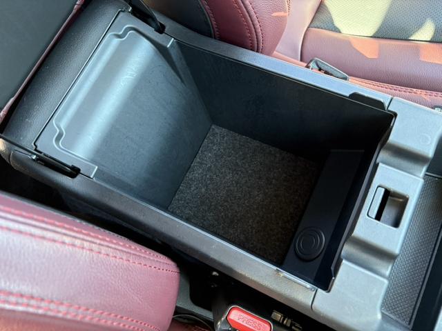 レヴォーグ ＳＴＩスポーツ　ＥＸ　禁煙車　ハーマンカードンサウンド　純正１１．４型ナビ　赤革シート　アイサイトＸ　アラウンドビューカメラ　フルセグＴＶ　電動リアゲート　メモリ付きパワーシート　シートヒーター　Ｂｌｕｅｔｏｏｔｈ接続（64枚目）