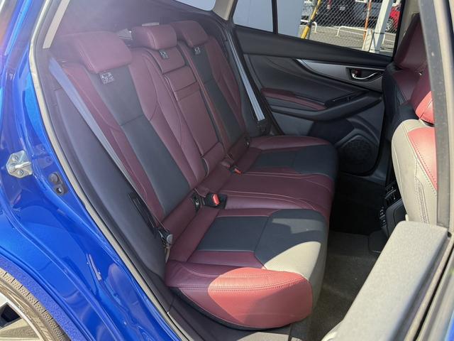 レヴォーグ ＳＴＩスポーツ　ＥＸ　禁煙車　純正１１．６インチナビ　フルセグ　フロント・サイド・バックカメラ　赤黒ツートンレザー　アイサイトＸ　メモリ付パワーシート　電動リアゲート　シートヒーター　アダプティブクルーズコントロール（16枚目）