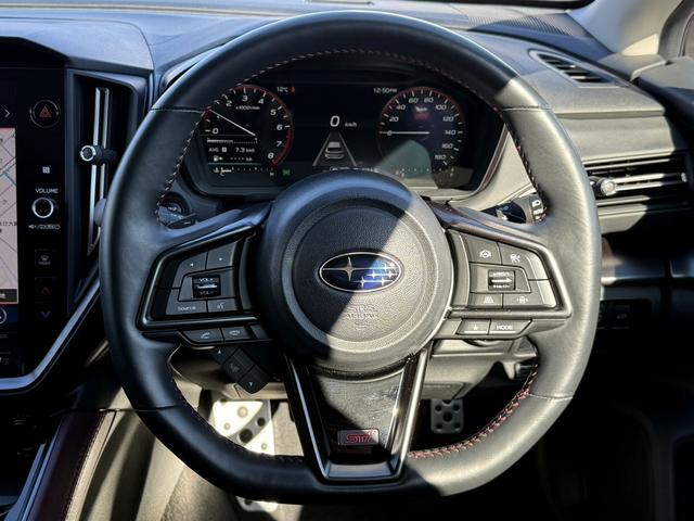 レヴォーグ ＳＴＩスポーツ　ＥＸ　禁煙車　純正１１．６インチナビ　フルセグ　フロント・サイド・バックカメラ　赤黒ツートンレザー　アイサイトＸ　メモリ付パワーシート　電動リアゲート　シートヒーター　アダプティブクルーズコントロール（19枚目）