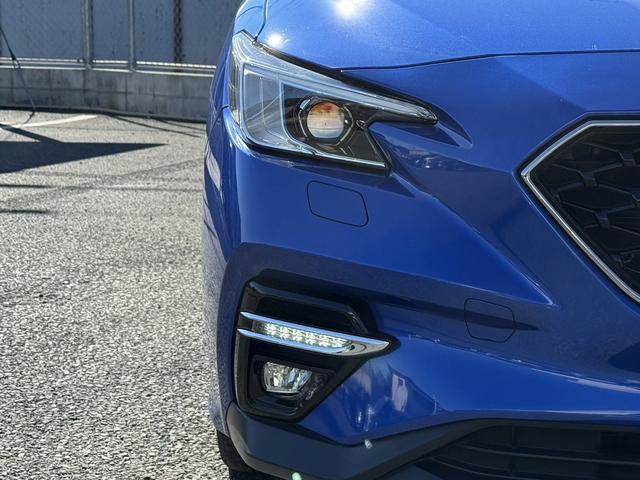 レヴォーグ ＳＴＩスポーツ　ＥＸ　禁煙車　純正１１．６インチナビ　フルセグ　フロント・サイド・バックカメラ　赤黒ツートンレザー　アイサイトＸ　メモリ付パワーシート　電動リアゲート　シートヒーター　アダプティブクルーズコントロール（25枚目）