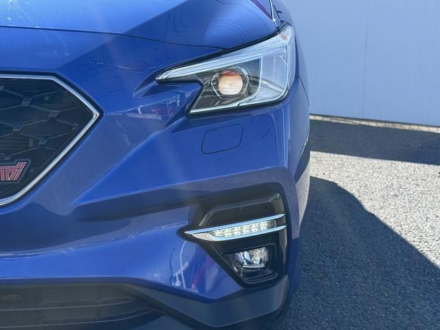 レヴォーグ ＳＴＩスポーツ　ＥＸ　禁煙車　純正１１．６インチナビ　フルセグ　フロント・サイド・バックカメラ　赤黒ツートンレザー　アイサイトＸ　メモリ付パワーシート　電動リアゲート　シートヒーター　アダプティブクルーズコントロール（26枚目）