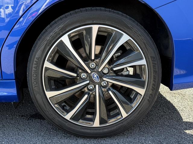 レヴォーグ ＳＴＩスポーツ　ＥＸ　禁煙車　純正１１．６インチナビ　フルセグ　フロント・サイド・バックカメラ　赤黒ツートンレザー　アイサイトＸ　メモリ付パワーシート　電動リアゲート　シートヒーター　アダプティブクルーズコントロール（30枚目）