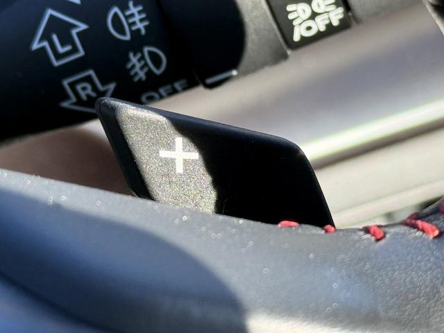 レヴォーグ ＳＴＩスポーツ　ＥＸ　禁煙車　純正１１．６インチナビ　フルセグ　フロント・サイド・バックカメラ　赤黒ツートンレザー　アイサイトＸ　メモリ付パワーシート　電動リアゲート　シートヒーター　アダプティブクルーズコントロール（50枚目）