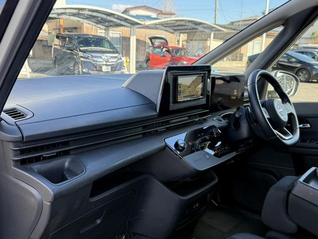 セレナ ＸＶ　Ｒ５登録　禁煙車　純正ナビ　バックカメラ　両側パワースライドドア　プロパイロットシステム　衝突軽減ブレーキ　パドルシフト　アイドリングストップ　オートマチックハイビーム　Ｂｌｕｅｔｏｏｔｈ　ＥＴＣ（44枚目）