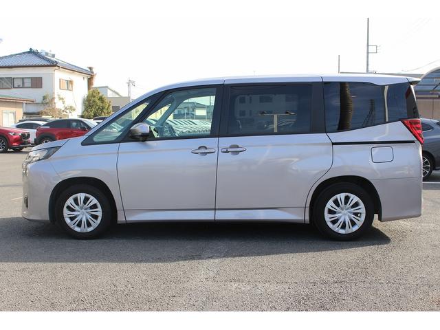 ノア Ｘ　禁煙車　純正８インチディスプレイオーディオ　バックカメラ　電動スライドドア　トヨタセーフティセンス　レーダークルーズコントロール　ＬＥＤヘッドライト　オートライト　Ｂｌｕｅｔｏｏｔｈ接続　ＵＳＢ接続（13枚目）